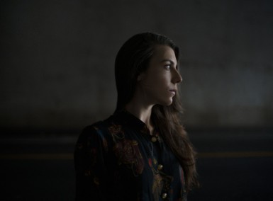 Julia Holter - Photo by Tonje Thilesen