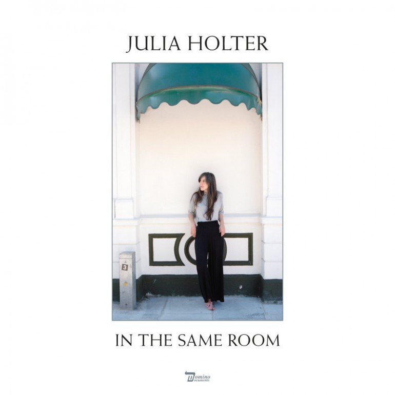 julia-holter-in-the-same-room