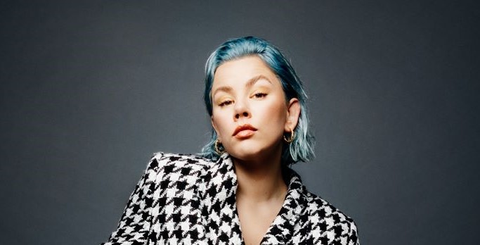 Premiere: Newcomer Neon Ion Shines Slowly On Soulful Bring It Back